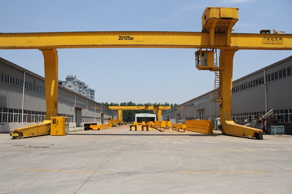 L型龍們(men)起重(zhong)機(jī)
