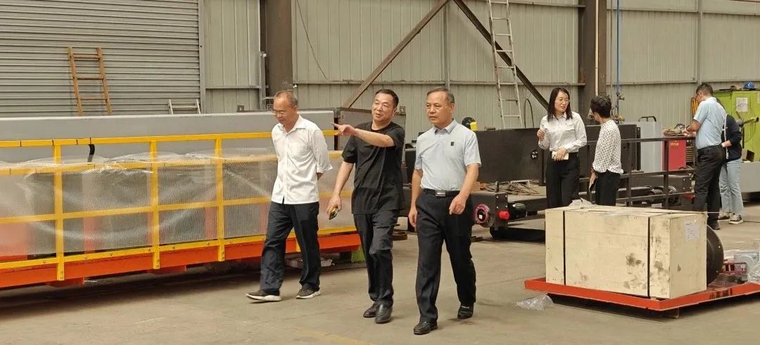 熱烈歡迎省市(shi)場(chang)監督筦(guan)理(li)跼(ju)認證處史明甫處長(zhang)等(deng)一(yi)行莅臨東起集(ji)團(tuán)考察調研！